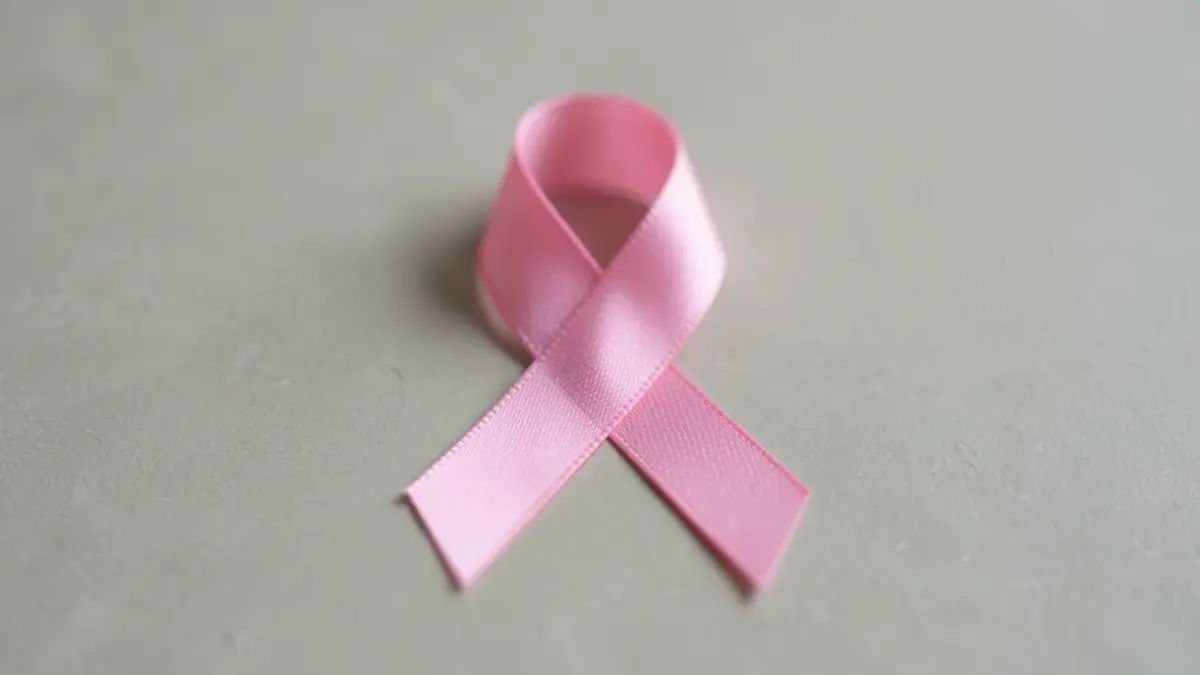 Image générique d'un ruban rose, symbole de la lutte contre le cancer du sein.